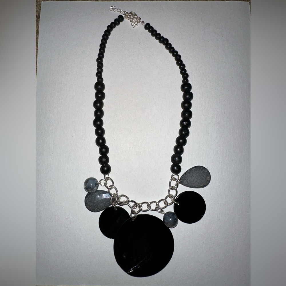 Black circle accent beaded necklace